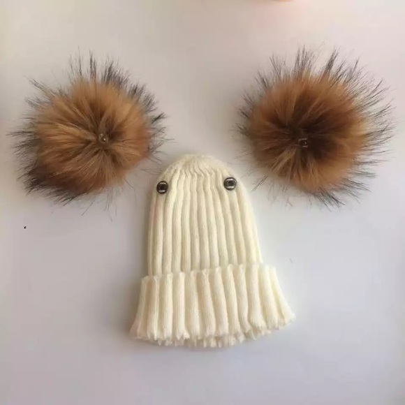 🎉HP🎉NEW Adorable Kids Beanie Detachable Pom Poms - Picture 3 of 5